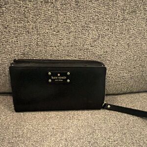 Kate Spade New York black leather wristlet wallet